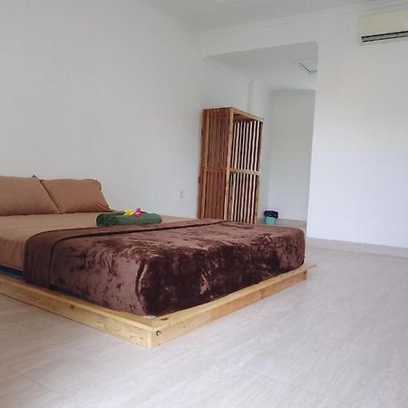 A&B Homestay And Kitchen 누사두아 외부 사진